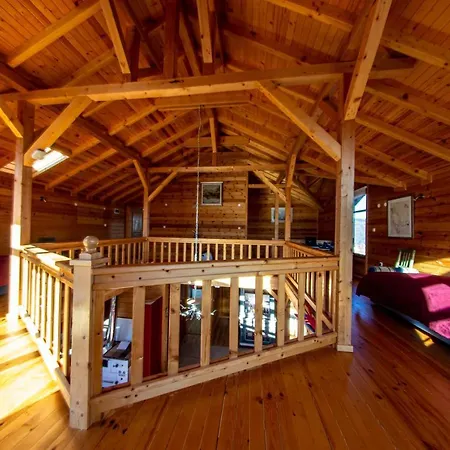 Large Luxury Chalet In Raduil, Borovets - Hot Tub, Views, Wi-fi Alpehytte *