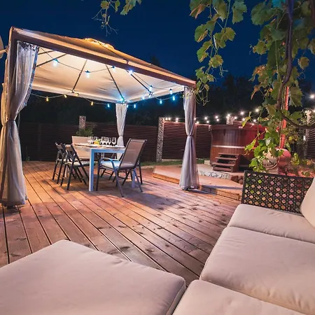 Alpehytte Large Luxury Chalet In Raduil, Borovets - Hot Tub, Views, Wi-fi Raduil