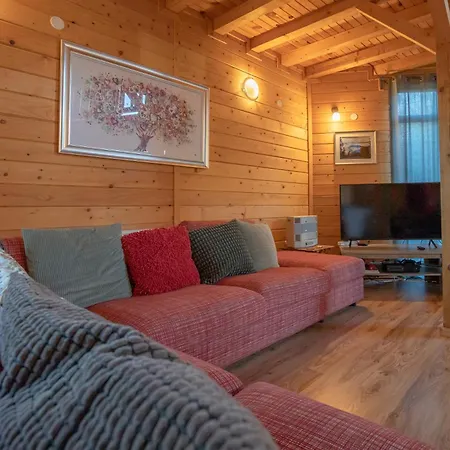Alpehytte Large Luxury Chalet In Raduil, Borovets - Hot Tub, Views, Wi-fi Raduil