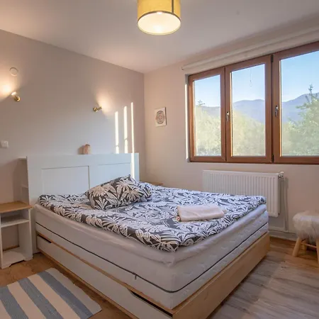 Large Luxury Chalet In Raduil, Borovets - Hot Tub, Views, Wi-fi *
