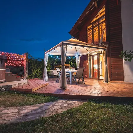 Large Luxury Chalet In Raduil, Borovets - Hot Tub, Views, Wi-fi Raduil