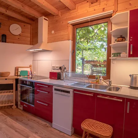 Large Luxury Chalet In Raduil, Borovets - Hot Tub, Views, Wi-fi *