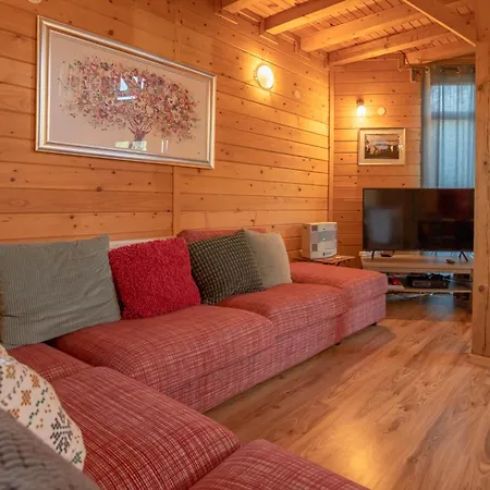 Alpehytte Large Luxury Chalet In Raduil, Borovets - Hot Tub, Views, Wi-fi Raduil